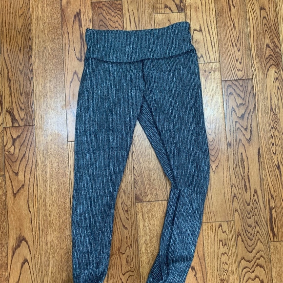 Lululemon Leggings - Thick Grey Pattern Fabric - Picture 1 of 4